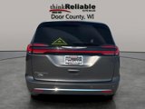 Used 2023 Chrysler Pacifica Touring-L image 5