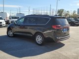 Used 2022 Chrysler Pacifica Touring-L image 4