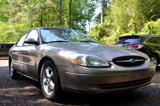 Used 2003 Ford Taurus SE image 3