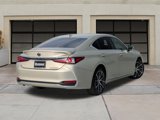 Used 2023 Lexus ES 300h w/ Premium Package image 4