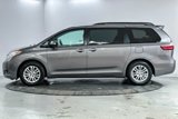 Used 2017 Toyota Sienna XLE image 5