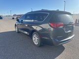 Used 2020 Chrysler Pacifica Touring-L image 3