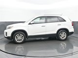 Used 2015 Kia Sorento LX image 2