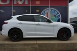 Used 2022 Alfa Romeo Stelvio Veloce image 2