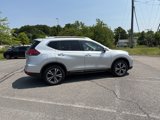Used 2017 Nissan Rogue SL image 5