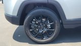 Used 2025 Jeep Compass Latitude w/ Altitude Special Edition image 5