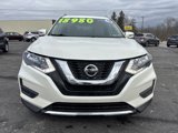 Used 2018 Nissan Rogue SV w/ Sun & Sound Touring Package image 2