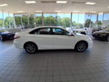Used 2017 Toyota Camry SE image 6