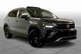 Used 2022 Volkswagen Taos SE image 2