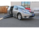 Used 2015 Toyota Sienna LE image 2
