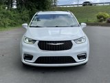 Used 2021 Chrysler Pacifica Touring-L image 2