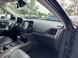 Used 2019 Jeep Cherokee Limited image 5