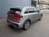 Used 2022 Kia Niro EX image 3