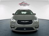 Used 2021 Chrysler Pacifica Touring-L image 2