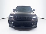 Used 2023 Jeep Grand Cherokee Altitude image 2