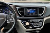 Used 2018 Chrysler Pacifica Touring-L image 6