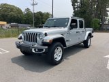 Used 2023 Jeep Gladiator Sport image 2
