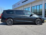 Used 2020 Chrysler Pacifica Limited w/ Advanced Safetytec Group image 4