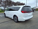 Used 2022 Chrysler Pacifica Limited image 6