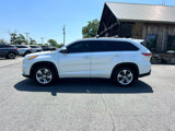 Used 2015 Toyota Highlander Limited image 2