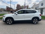 Certified 2022 Volkswagen Taos SEL image 3