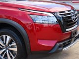 Used 2024 Nissan Pathfinder SL w/ Black Appearance Package image 5