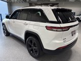 Used 2023 Jeep Grand Cherokee Altitude image 5