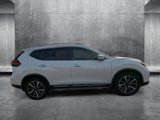 Used 2017 Nissan Rogue SL image 3