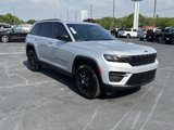 New 2025 Jeep Grand Cherokee Altitude image 4