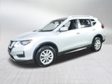 Used 2018 Nissan Rogue SV image 3
