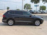 Used 2018 Volkswagen Tiguan SE image 2