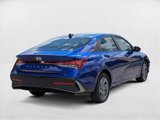 Used 2024 Hyundai Elantra SEL image 2