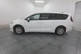 Used 2023 Chrysler Pacifica Touring-L image 5