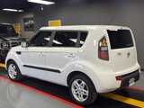 Used 2011 Kia Soul + image 4