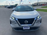 Used 2021 Nissan Rogue SV image 2