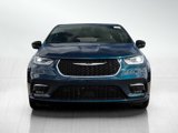 New 2025 Chrysler Pacifica Select image 2