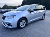 Used 2023 Chrysler Pacifica Touring-L image 2