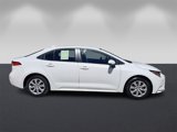 Used 2022 Toyota Corolla LE image 2