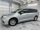 Used 2023 Chrysler Pacifica Touring-L image 2