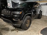 Used 2017 Jeep Grand Cherokee Limited w/ Luxury Group II image 2