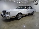 Used 1989 Lincoln Town Car image 2
