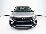 Used 2024 Volkswagen Taos SE image 2