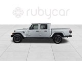 Used 2023 Jeep Gladiator Overland image 2