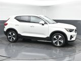 Used 2024 Volvo XC40 B5 Plus image 3