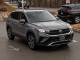 Used 2022 Volkswagen Taos SE w/ Panoramic Sunroof Package image 3