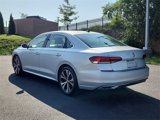 Used 2021 Volkswagen Passat 2.0T SE image 4