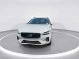 Used 2022 Volvo XC60 B5 Momentum image 3