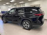 Used 2023 Toyota Highlander XLE image 3