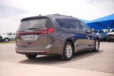 Used 2022 Chrysler Pacifica Touring-L image 5