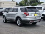 Used 2017 Ford Explorer XLT image 3